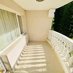 Bratanov Lifestyle Deluxe Lejlighed